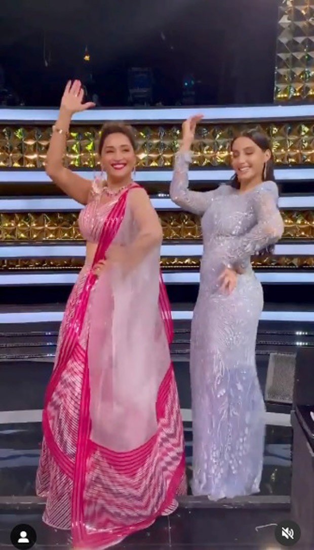 Madhuri Dixit and Nora Fatehi groove to the beats of 'Mera Piya Ghar Aaya' on Dance Deewane 3 set, watch video Madhuri Dixit and Nora Fatehi groove to the beats of 'Mera Piya Ghar Aaya' on Dance Deewane 3 set, watch video