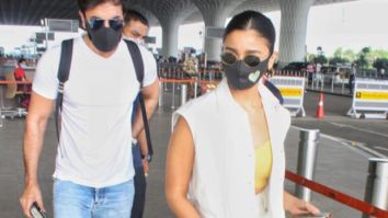 PHOTOS: Alia Bhatt and Ranbir Kapoor spotted at the airport before flying off to the Maldives PHOTOS: Alia Bhatt and Ranbir Kapoor spotted at the airport before flying off to the Maldives