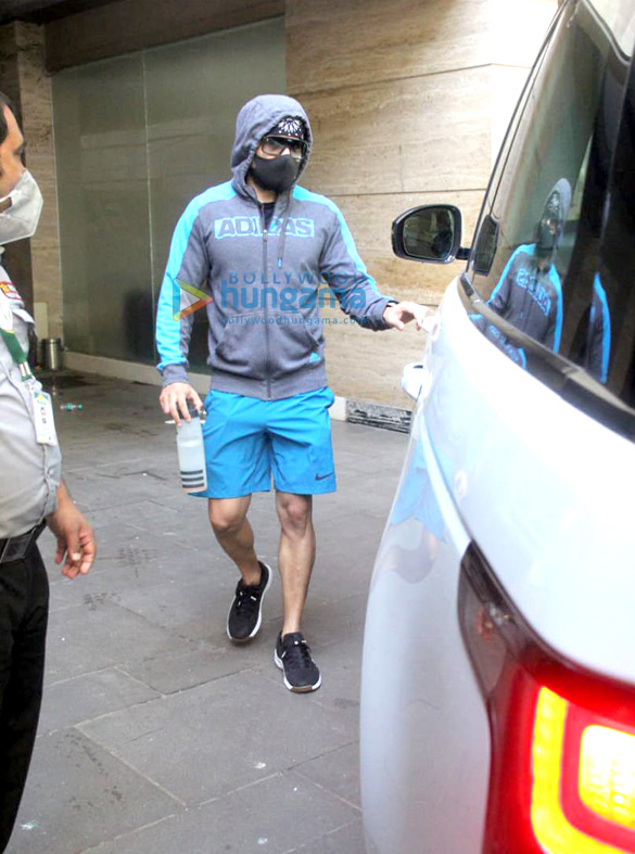photos emraan hashmi spotted outside gym in bandra 1