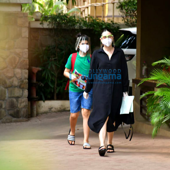 Photos: Inaaya Naumi Kemmu and Karisma Kapoor with son spotted at Kareena Kapoor Khan’s house Photos: Inaaya Naumi Kemmu and Karisma Kapoor with son spotted at Kareena Kapoor Khan’s house