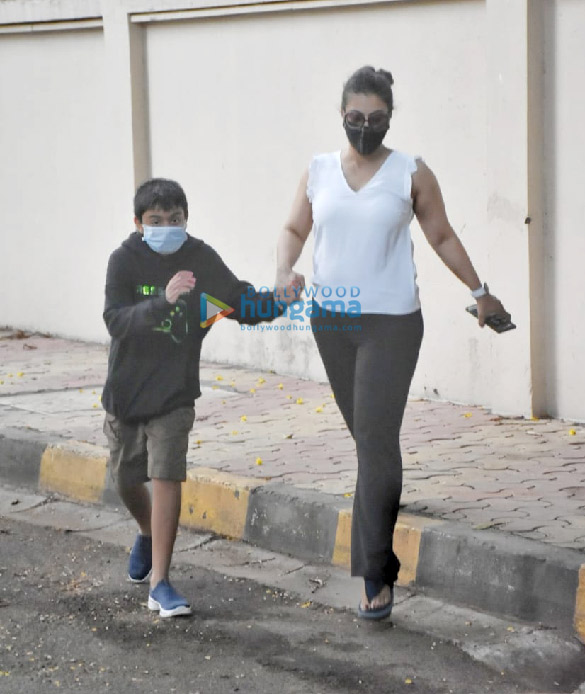 photos kajol snapped with her son in juhu 2