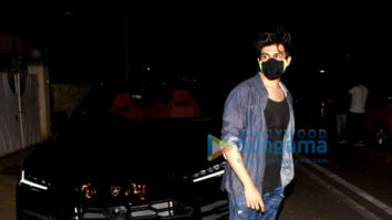 Photos: Kartik Aaryan snapped with his new car in Juhu