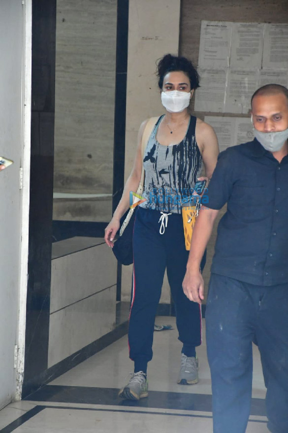 photos preity zinta spotted at a clinic in bandra 3