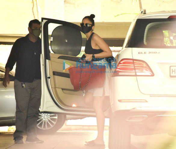photos rakul preet singh snapped in juhu 5