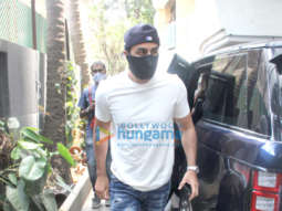 Photos: Ranbir Kapoor and Alia Bhatt spotted at Neetu Singh’s house in Bandra