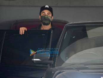 Photos: Ranbir Kapoor spotted at a clinic