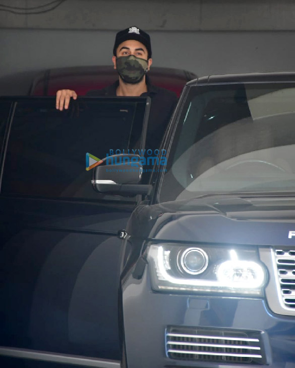 photos ranbir kapoor spotted at a clinic 4 3