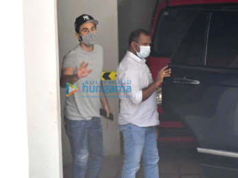 Photos: Ranbir Kapoor spotted at a dental clinic