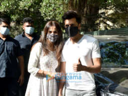 Photos: Riteish Deshmukh and Genelia Dsouza snapped at shoot location in Bandra