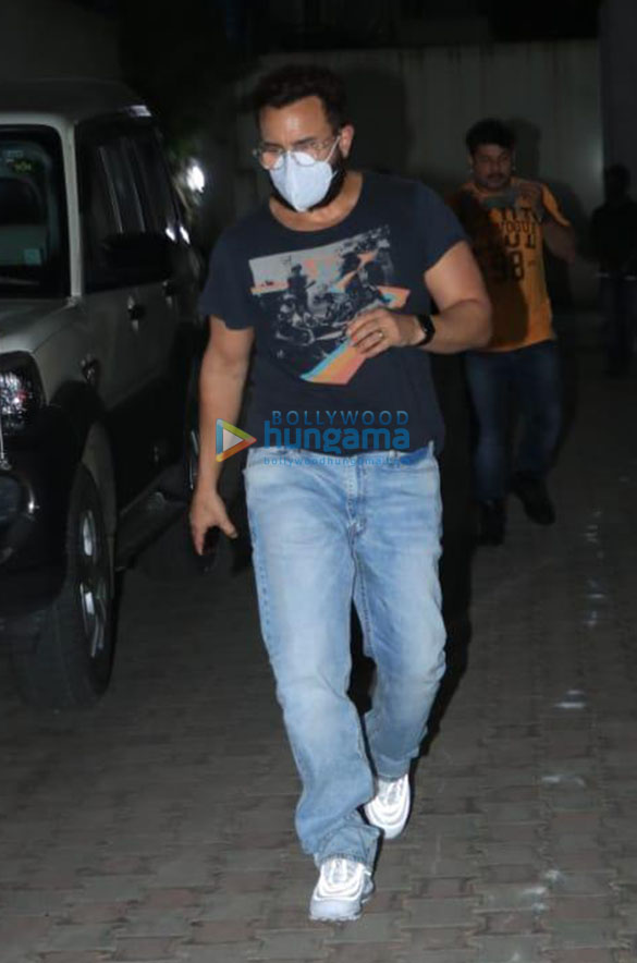 photos saif ali khan snapped at mahesh bhatts office in bandra 4