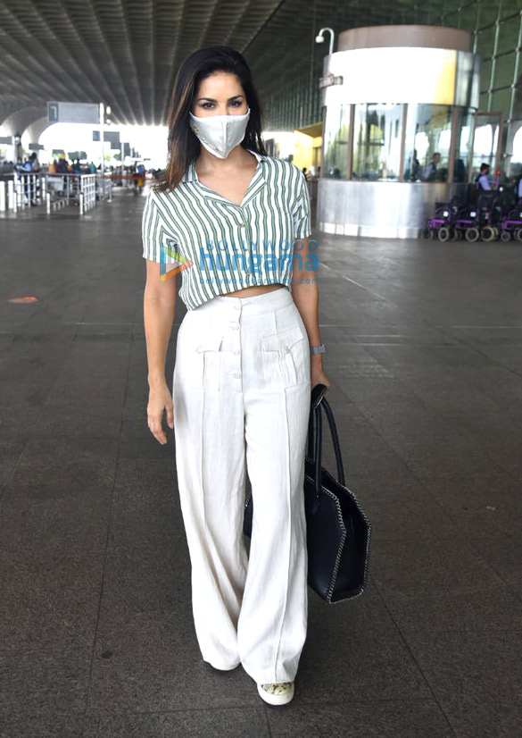 photos sunny leone and tamannaah bhatia snapped at the airport 2