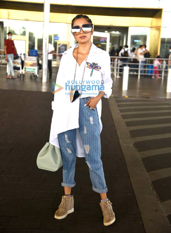 photos tamannaah bhatia hina khan tinaa dattaa and others snapped at the airport 8