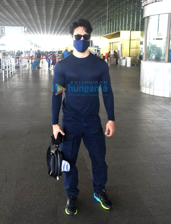 photos tiger shroff and disha patani snapped at the airport 5 2