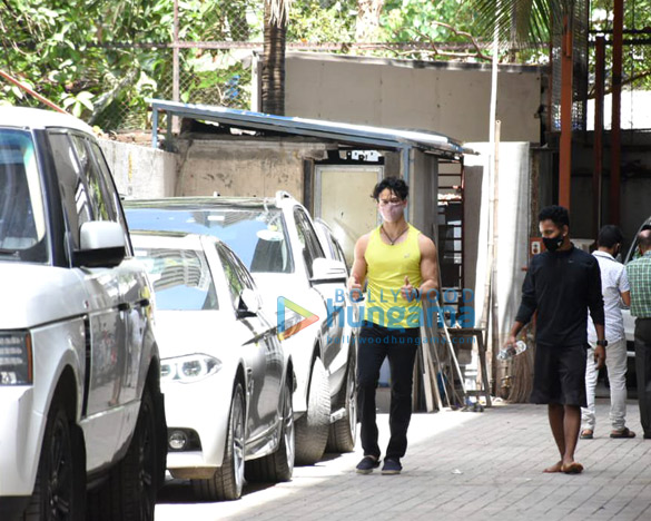 photos tiger shroff spotted at a dance class in andheri 2 2