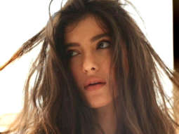 Shanaya Kapoor is in carefree mood flaunting her beach waves and minimal makeup