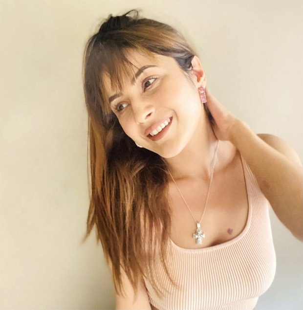 Shehnaaz Gill opts for fringes, shares series of pictures flaunting new haircut