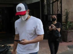 Soha Ali Khan & Kunal Khemu spotted at a clinic in Juhu