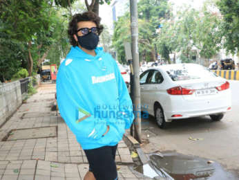 Photos: Arjun Kapoor snapped at clinic in Bandra