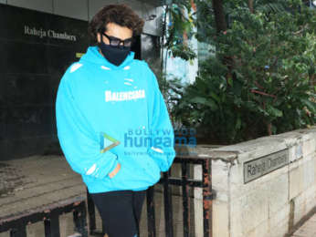 Photos: Arjun Kapoor snapped at clinic in Bandra