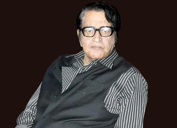 EXCLUSIVE: Manoj Kumar reveals Woh Kaun Thi director Raj Khosla hit himself with 'chappals' for rejecting 'Lag Ja Gale' EXCLUSIVE: Manoj Kumar reveals Woh Kaun Thi director Raj Khosla hit himself with 'chappals' for rejecting 'Lag Ja Gale'