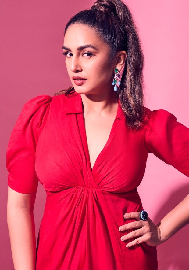 Huma Qureshi looks ravishing in ruby red in thigh-high slit dress during Maharani promotions 