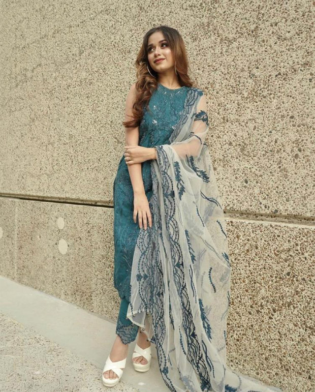 Jannat Zubair's sparkly embroidered kurta set is something bridesmaids need to bookmark for their next wedding appearance