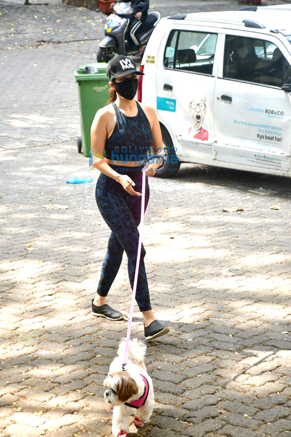 photos aisha sharma and sophie choudry spotted in bandra 3 2