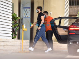 Photos: Ajay Devgn snapped in Juhu