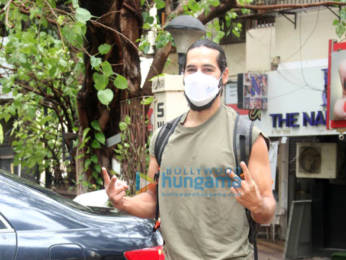 Photos: Dino Morea spotted in Bandra