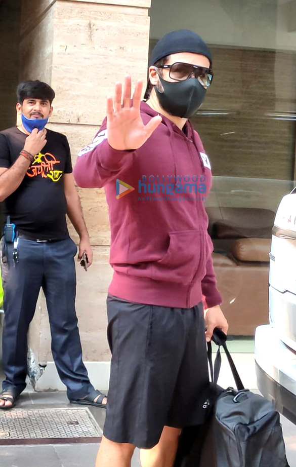 photos emraan hashmi spotted at bandra 1
