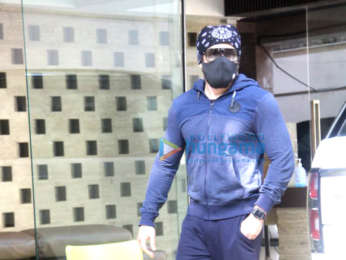 Photos: Emraan Hashmi spotted in Bandra