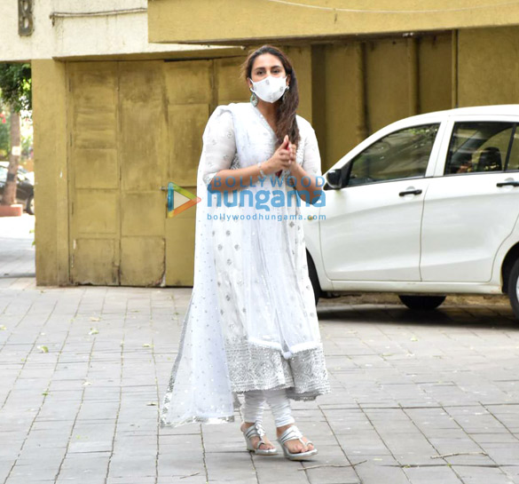 photos huma qureshi spotted outside her building on eid 2