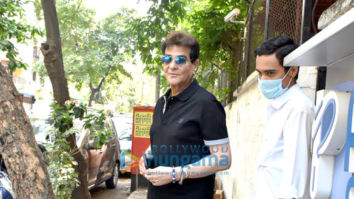 Photos: Jeetendra snapped at clinic in Juhu