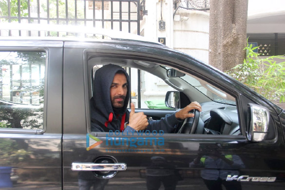 photos john abraham spotted in bandra 1 5