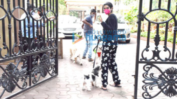 Photos: Khushi Kapoor snapped with her pet in Lokhandwala