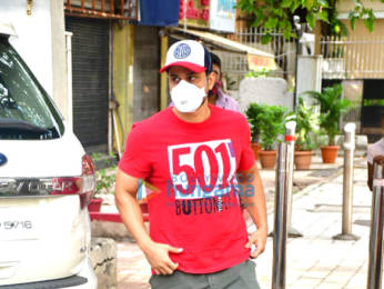 Photos: Kunal Kemmu spotted at Food Hall