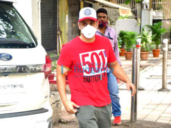 Photos: Kunal Kemmu spotted at Food Hall