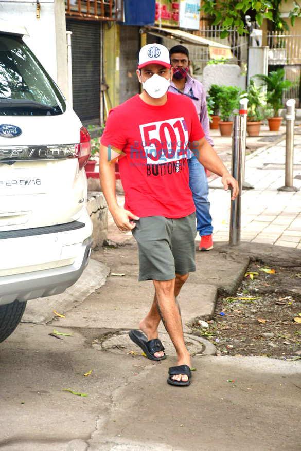 photos kunal kemmu spotted at food hall 4