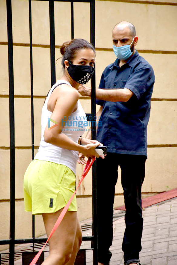 photos malaika arora spotted with her pet for morning walk 3 6