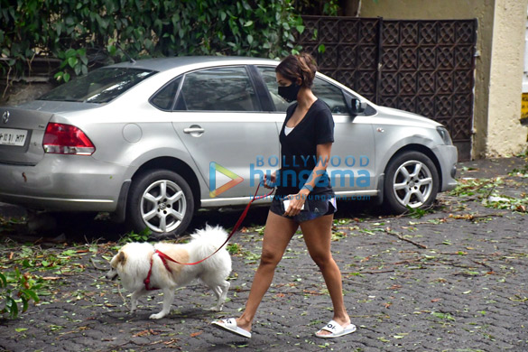 photos malaika arora spotted with her pet on a morning walk 3