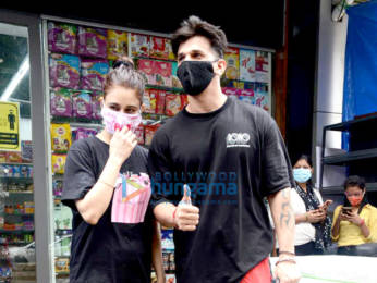 Photos: Prince Narula and Yuvika Chaudhary snapped at a medical store