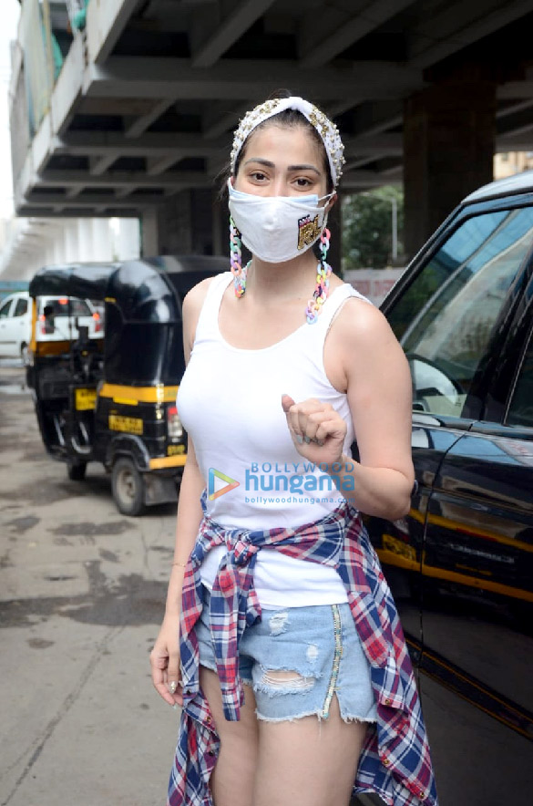 Photos: Raai Laxmi snapped in Andheri Photos: Raai Laxmi snapped in Andheri