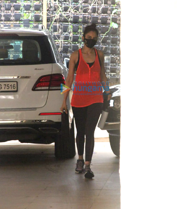 photos rakul preet singh snapped in bandra 3 4
