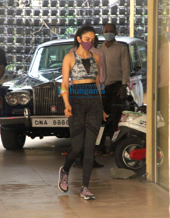 Photos: Rakul Preet Singh spotted in Bandra Photos: Rakul Preet Singh spotted in Bandra