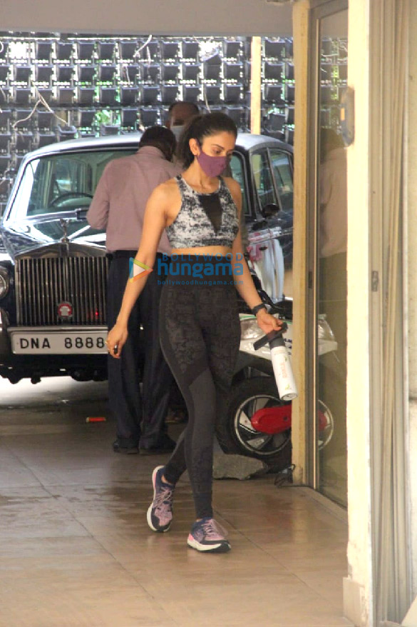 photos rakul preet singh spotted in bandra 2 7