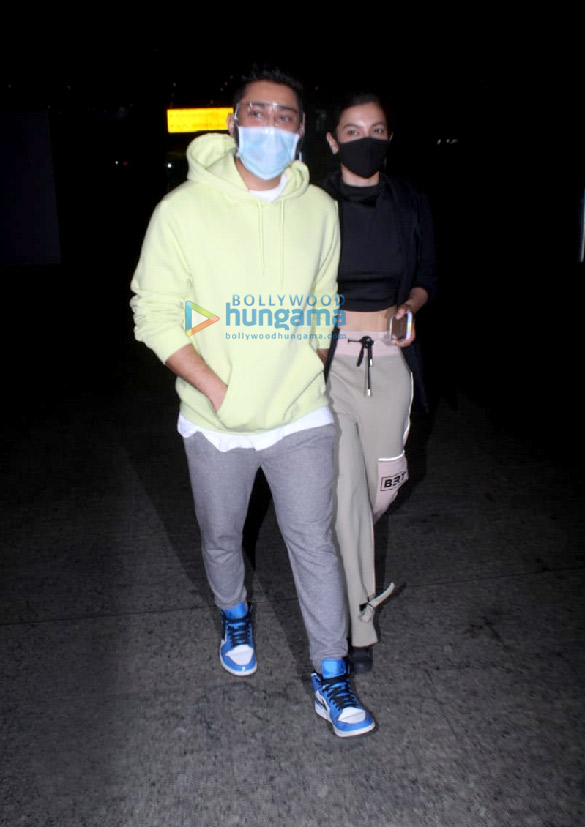 photos ranveer singh deepika padukone nora fatehi and others snapped at the airport 1