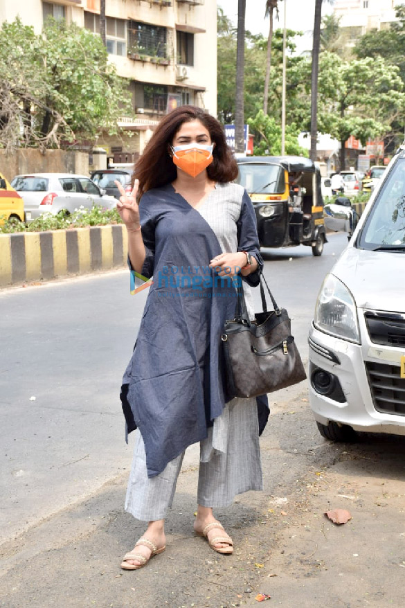 photos ridhima pandit snapped in versova 2
