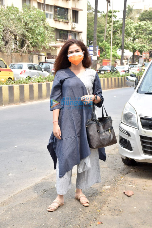 photos ridhima pandit snapped in versova 4