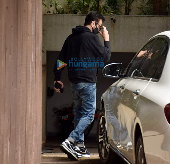 photos sanjay kapoor and jahan kapoor snapped in juhu 4