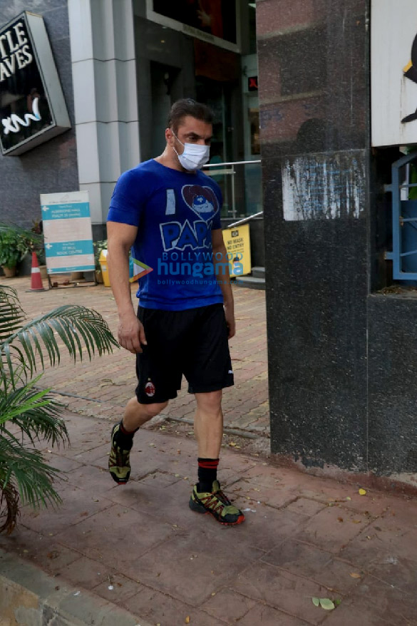 photos sohail khan snapped at gym in bandra 4